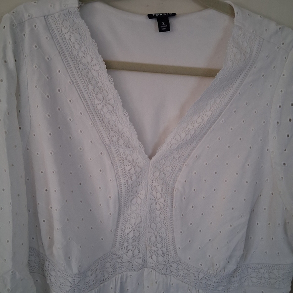 Torrid White Eyelet V-Neck Boho PeplumTop with Lace Trim - Picture 7 of 16